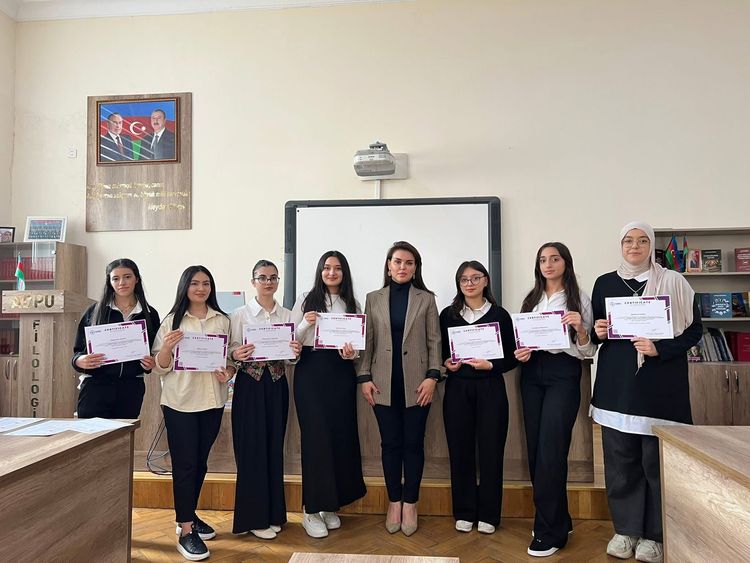 The dean of the Faculty of Philology of ASPU, Associate Professor Konul Hasanova, has awarded the successful students