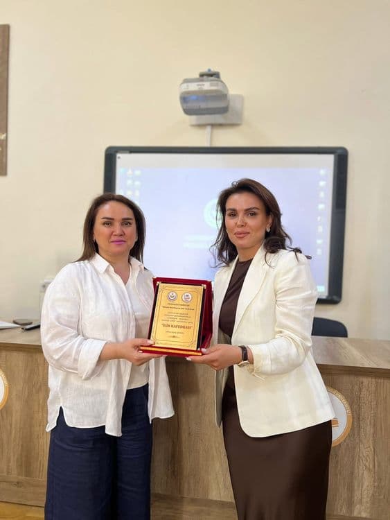 Müasir Azərbaycan dili kafedrası “İlin kafedrası” adına layiq görülmüşdür